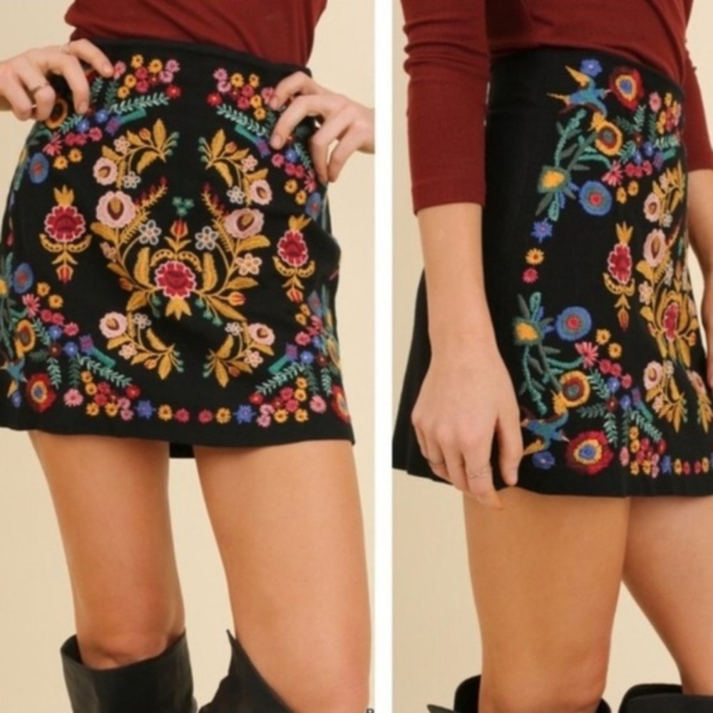 Umgee Embroidered Floral Skirt BoHo Inspired Sz L